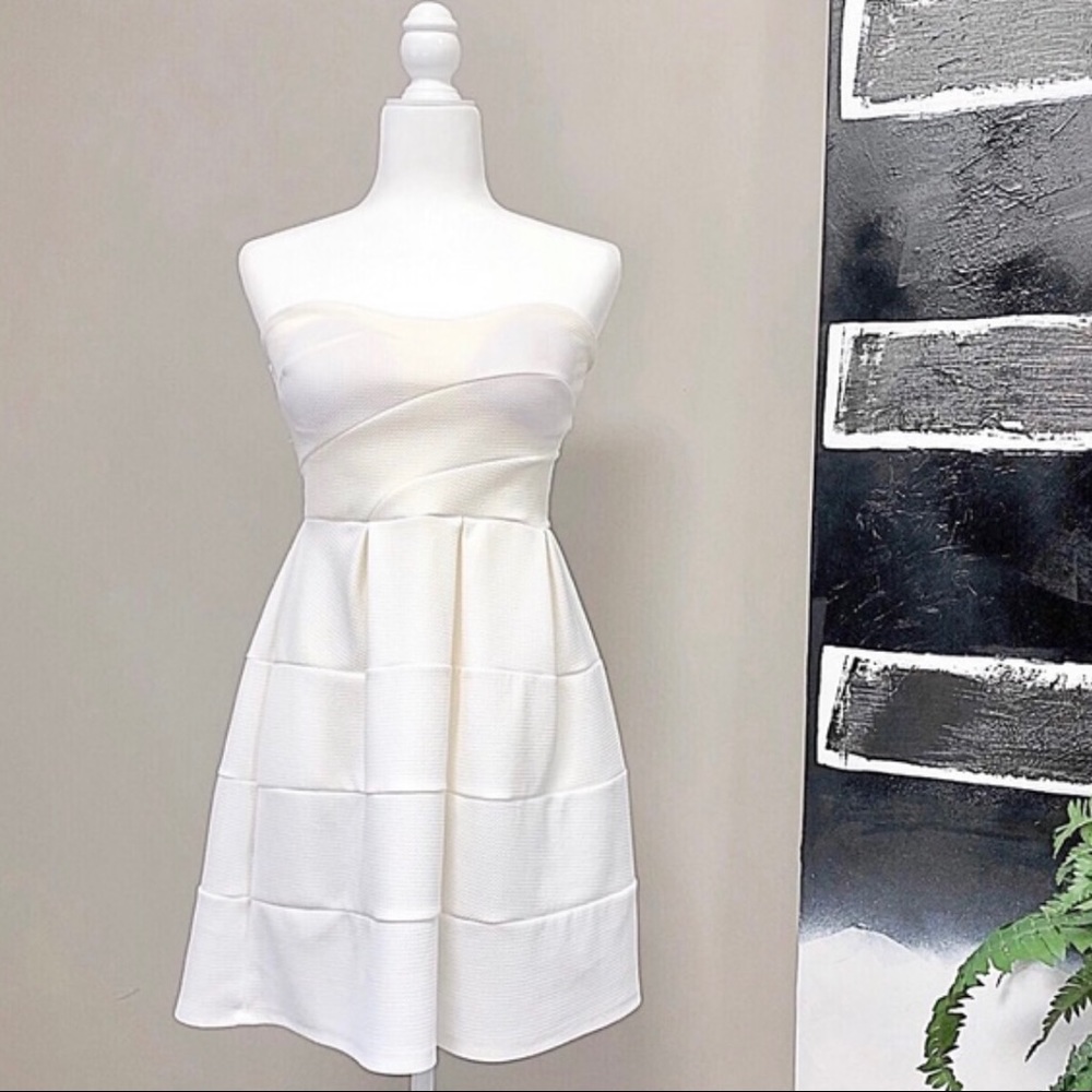 Finn & Clover White Mini Strapless Dress | Size: M (Juniors)
